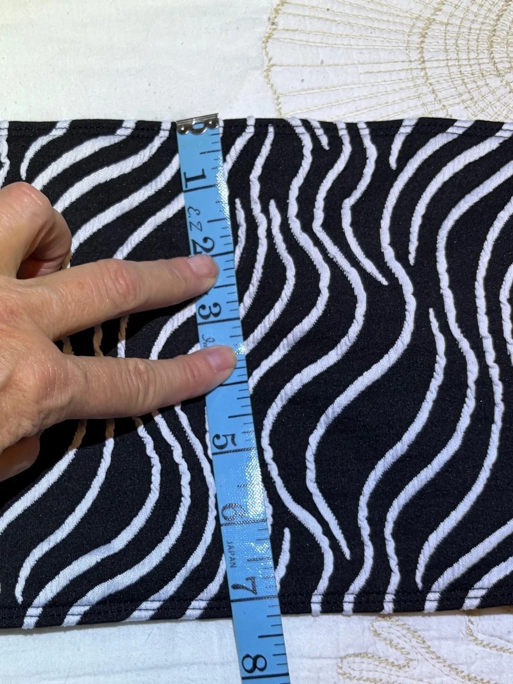 Black & White Zebra Print Strapless Bandeau Swimsuit Top Tie Back . Size Large